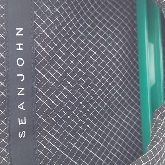 Sean Jean  xl .  2 pocket button  up - Picture 2 of 5